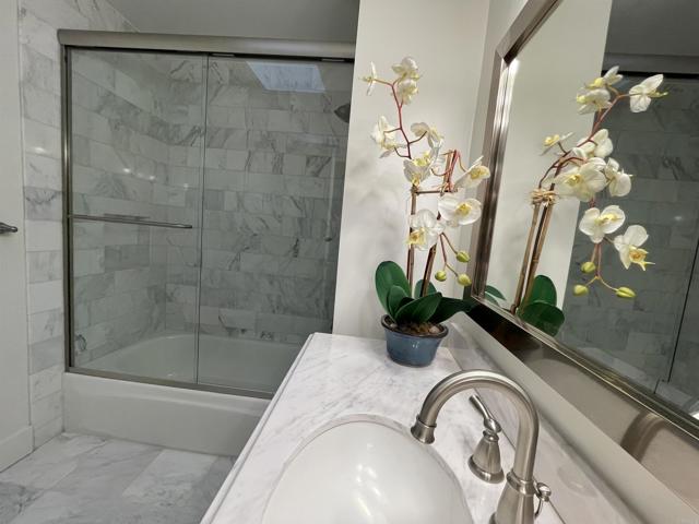 Detail Gallery Image 39 of 56 For 6860 Whitaker Ave, Lake Balboa,  CA 91406 - 3 Beds | 2 Baths
