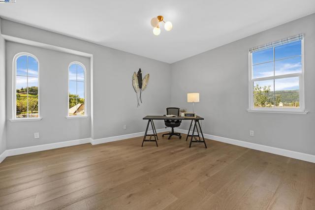 5719 Dimas Ct, Pleasanton CA: https://media.crmls.org/mediaz/21de396f-6b6c-4901-b541-c71497de5e8b.jpg