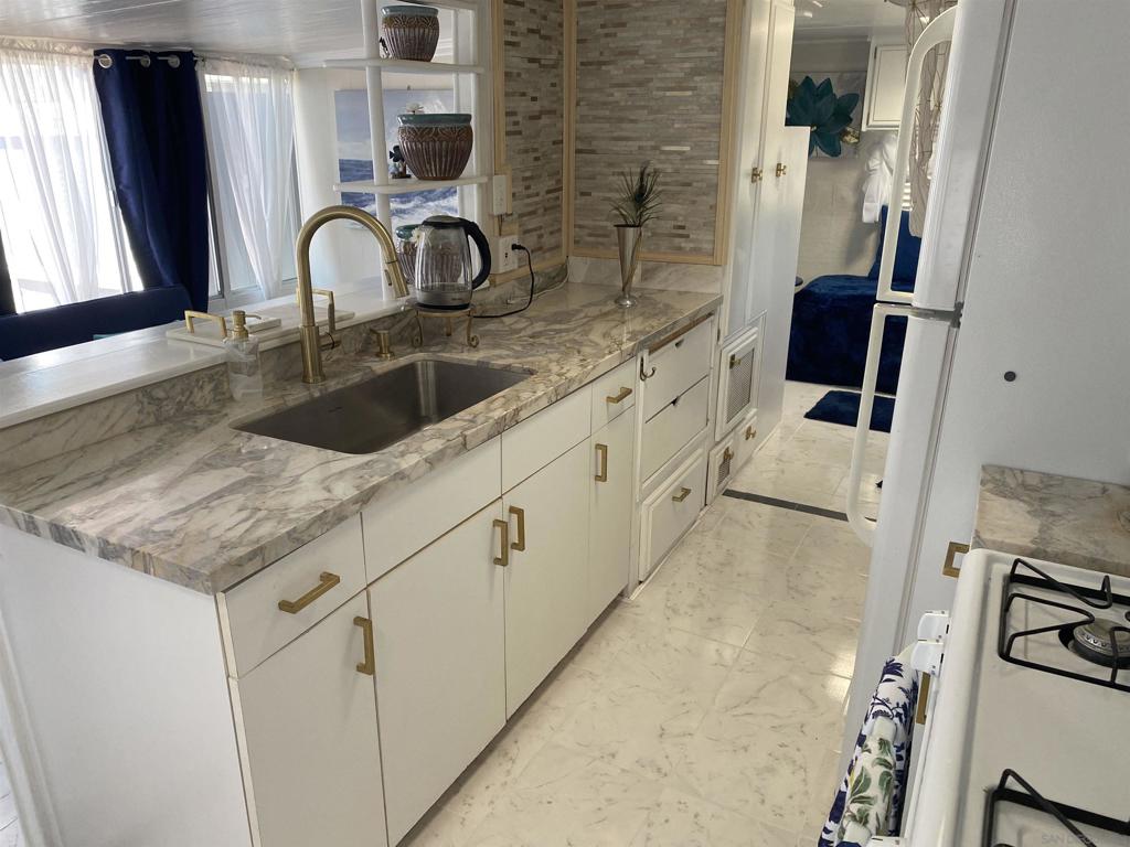 MLS #250032331SD image #7