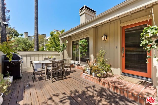 1447 Palisades Drive photo 6