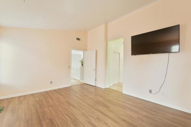 1800 W Graf Road, Hollister CA: https://media.crmls.org/mediaz/21dec3bc-8ccc-4cbb-aee1-285f46220de6.jpg
