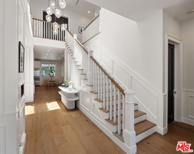 18057 Valley Vista Boulevard, Encino CA: https://media.crmls.org/mediaz/21dee068-1900-483f-9431-e40905e9494e.jpg