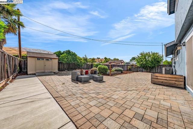 48346 Cottonwood St, Fremont CA: https://media.crmls.org/mediaz/21df0029-fa4a-4374-9359-f7afcc4c1adb.jpg