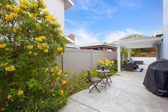 3262 Mount Carol Drive, San Diego CA: https://media.crmls.org/mediaz/21df1e56-8e1e-4a7a-8494-9a7805bcb91c.jpg