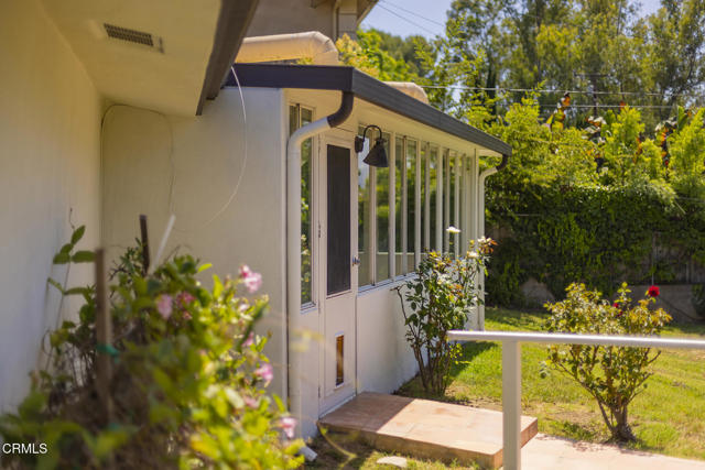 1853 Country Place, Ojai CA: https://media.crmls.org/mediaz/21e00377-536a-4a59-b3b1-f1739846111c.jpg