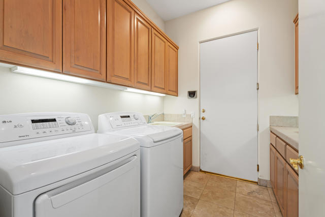 47380 Via Cordova, La Quinta CA: https://media.crmls.org/mediaz/21e07d64-0222-4caa-b69d-5ecbac1fb381.jpg