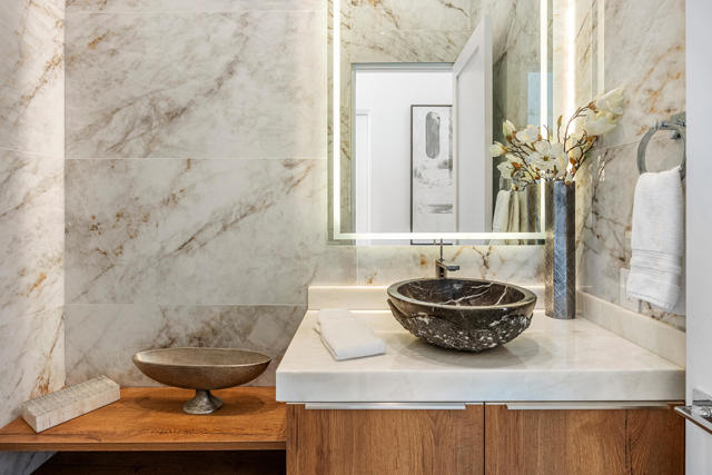 1 Bravo Court, Rancho Mirage CA: https://media.crmls.org/mediaz/21e132ad-9b10-447d-a3c5-34677134eb9f.jpg