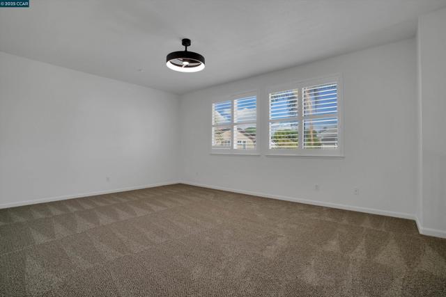 2856 Gardenside Ct, Brentwood CA: https://media.crmls.org/mediaz/21e1e6fb-4d96-4537-8a0f-531e762a3774.jpg