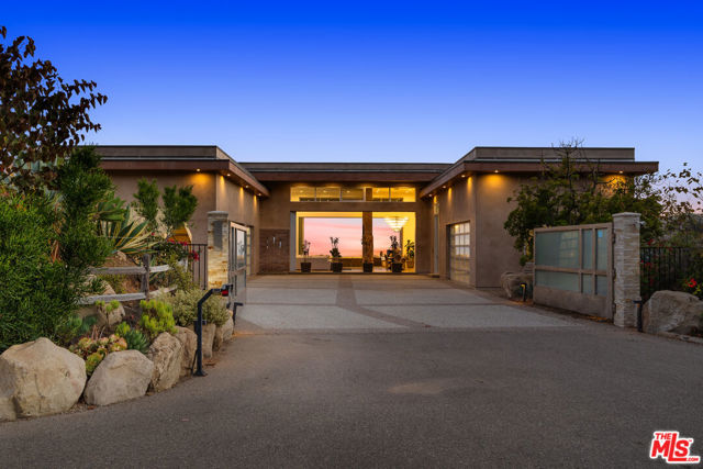 10715 Yerba Buena Road, Malibu CA: https://media.crmls.org/mediaz/21e21a6d-3404-41e9-9000-add305edafb9.jpg