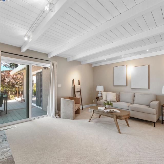 18767 Lamson Rd, Castro Valley CA: https://media.crmls.org/mediaz/21e2b1d7-f477-44c6-a86e-1c522460bcdd.jpg
