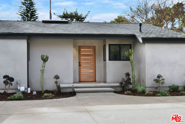 4512 Libbit Avenue, Encino CA: https://media.crmls.org/mediaz/21e2b936-c3e4-4e04-99af-35f35b2a7361.jpg