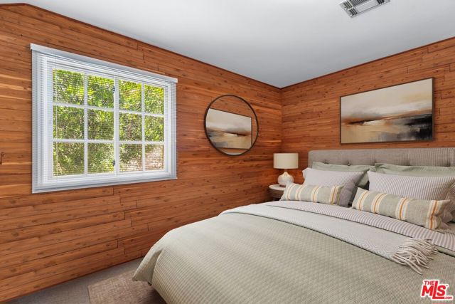 17040 Rancho Street, Encino CA: https://media.crmls.org/mediaz/21e312bb-13e7-4ec7-9c57-d1d2707d6ca7.jpg