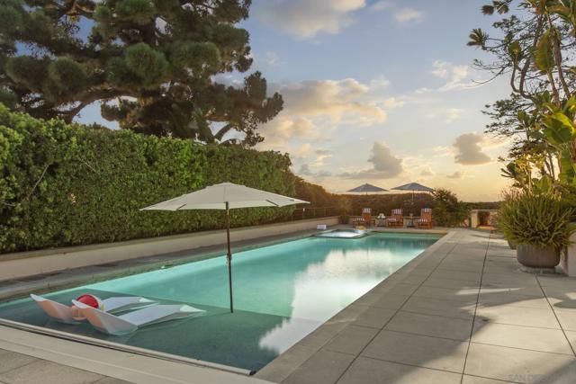 1515 El Camino Del Teatro, La Jolla CA: https://media.crmls.org/mediaz/21e42d39-41ba-4206-ab89-2b161b03318b.jpg