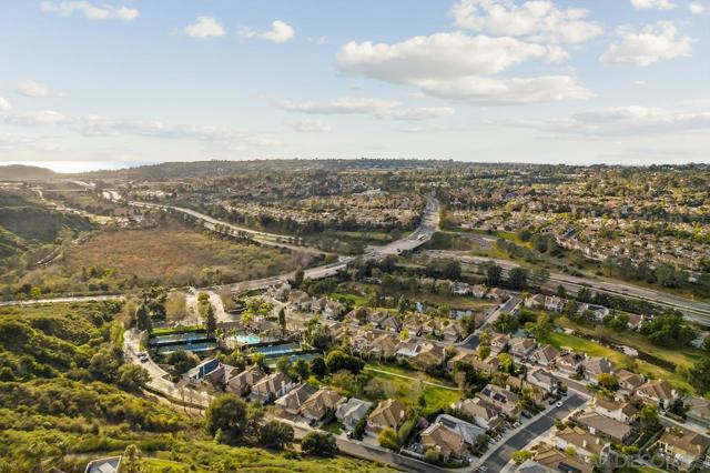 4954 Caminito Vista Lujo, San Diego CA: https://media.crmls.org/mediaz/21e45f09-c2a8-4bad-8fb7-3de4c7b65572.jpg
