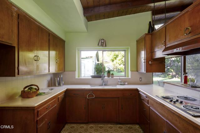 Detail Gallery Image 9 of 31 For 1995 Paloma St, Pasadena,  CA 91104 - 3 Beds | 2 Baths