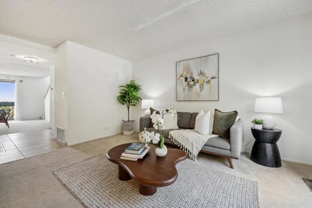 607 Stonegate, South San Francisco CA: https://media.crmls.org/mediaz/21e5b617-7be9-44d0-9546-e6ad6aefa307.jpg