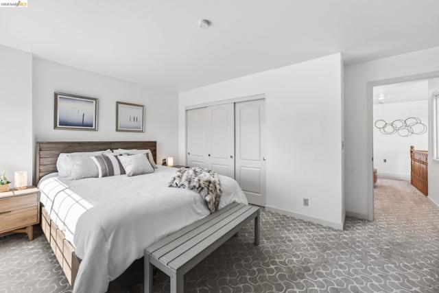 4963 Stoneridge Ct, Oakland CA: https://media.crmls.org/mediaz/21e66d66-2e22-4106-aa4c-52ace4348bf8.jpg