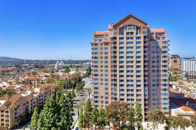 3890 Nobel Drive, San Diego CA: https://media.crmls.org/mediaz/21e67043-1124-4f7e-ad6b-bff056a9be59.jpg