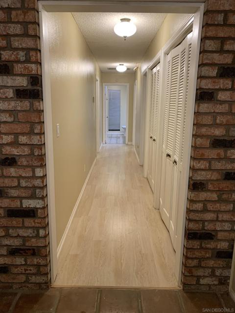 9109 Huntley Road, Fallbrook CA: https://media.crmls.org/mediaz/21e6b727-1f74-4095-91e1-4bd99e1f8467.jpg