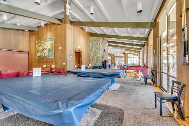 3 Commodore Dr, Emeryville CA: https://media.crmls.org/mediaz/21e6f29c-eba3-41e1-b6ad-cf5741fc5510.jpg
