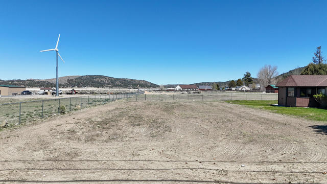 108 Palomino Drive, Big Bear CA: https://media.crmls.org/mediaz/21e82a5e-e4a8-41c1-b77c-2e66af442899.jpg