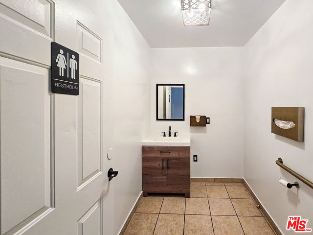 Commercial for Sale in Los Angeles, California