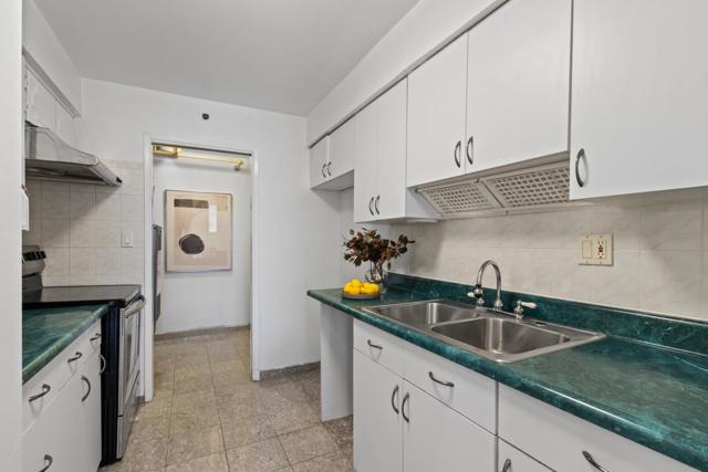 2462 Rowntree Way, South San Francisco CA: https://media.crmls.org/mediaz/21e8c6ac-aecb-4a4a-8b58-009b3332ce39.jpg