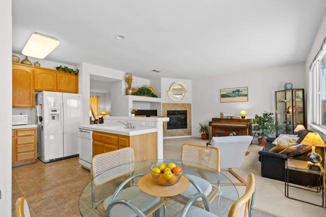 1085 Oakpoint Drive, Bay Point CA: https://media.crmls.org/mediaz/21e9080a-ac21-4d17-ba0a-e8a6cc998183.jpg