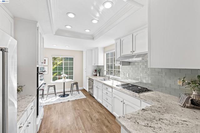 47 Summer Hill Court, Danville CA: https://media.crmls.org/mediaz/21e9a9b1-a8f1-4ac9-8ec3-415a9ac9add6.jpg