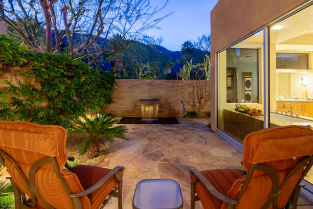 630 N Cahuilla Road, Palm Springs CA: https://media.crmls.org/mediaz/21ea0b90-8fe0-44ae-a3e5-390d464d3397.jpg