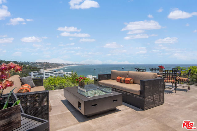 17438 Revello Drive, Pacific Palisades, CA 90272