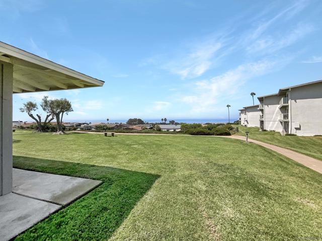 620 W Solana Cir, Solana Beach CA: https://media.crmls.org/mediaz/21eabe38-12fc-45b9-af51-78c31c2fe517.jpg