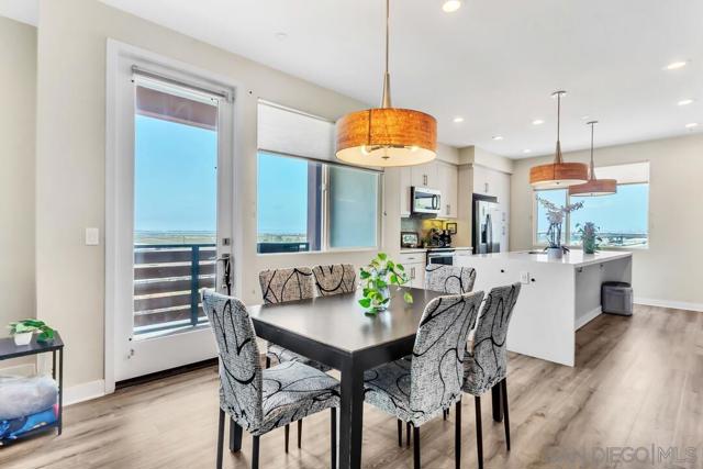 722 Anchor Ct, Chula Vista CA: https://media.crmls.org/mediaz/21ebed1e-f915-45fd-99a6-7e367044cf95.jpg