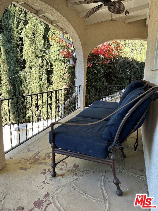 4707 Bedel Street, Woodland Hills CA: https://media.crmls.org/mediaz/21ecf7ed-0a6c-42ad-8af0-ded00e48fc29.jpg