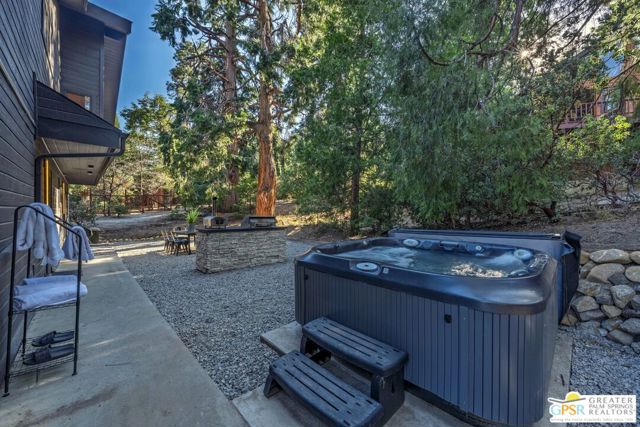 25575 Big Pine Street, Idyllwild CA: https://media.crmls.org/mediaz/21ed0a4f-4879-40e5-b67f-72de98c53852.jpg