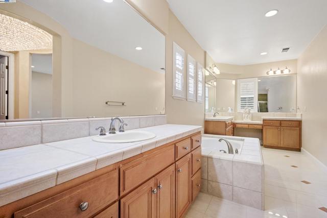 2004 W Lagoon Rd, Pleasanton CA: https://media.crmls.org/mediaz/21ed835e-62e2-4cdf-88a7-b4f441f270fd.jpg