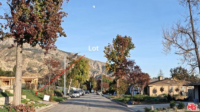 1685 E Calaveras Street, Altadena CA: https://media.crmls.org/mediaz/21edd74f-d797-4972-a25d-dc8353196918.jpg