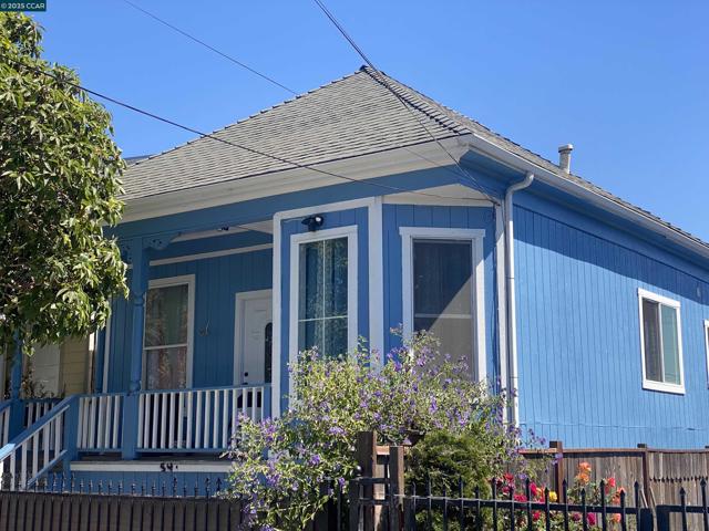 540 3rd St, Richmond CA: https://media.crmls.org/mediaz/21ee32d2-8ec1-448b-a7d3-e005da1f8ca0.jpg