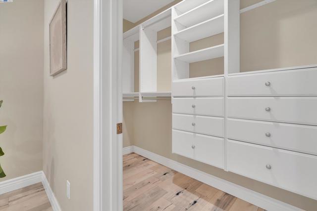 4433 Fair Ave, Oakland CA: https://media.crmls.org/mediaz/21ee4360-892a-470b-b2e1-993dc083a32e.jpg