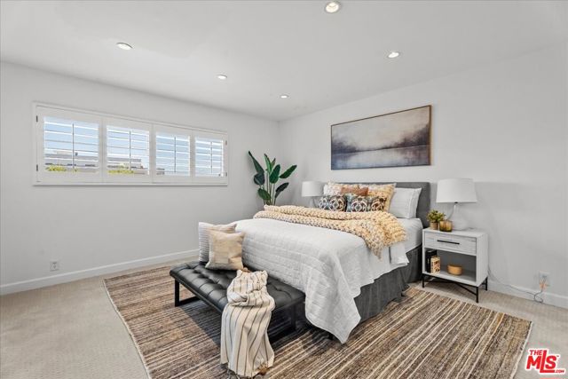 853 S Le Doux Road, Los Angeles CA: https://media.crmls.org/mediaz/21ee89be-e29d-4787-9de5-095a8e2100a3.jpg