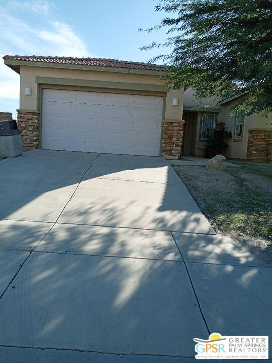 68381 Panorama Drive, Desert Hot Springs CA: https://media.crmls.org/mediaz/21eeafc0-49d2-4eee-9a4e-1029ed6dfd56.jpg