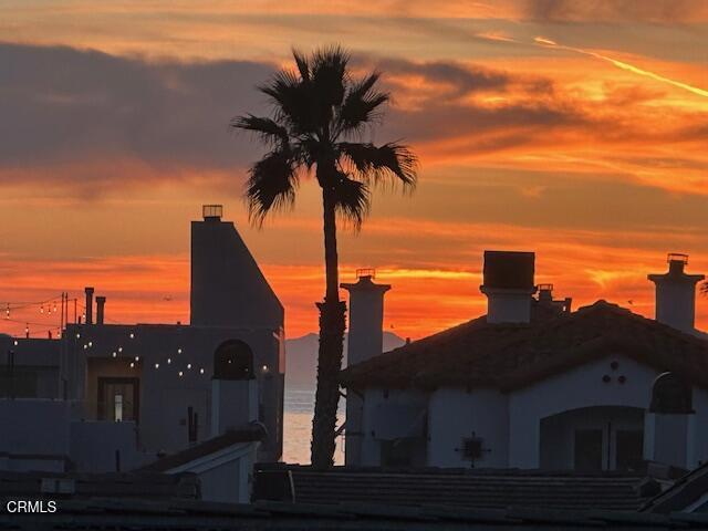 5114 Marlin Way, Oxnard CA: https://media.crmls.org/mediaz/21ef0140-5691-4b83-b068-316d77ce5471.jpg