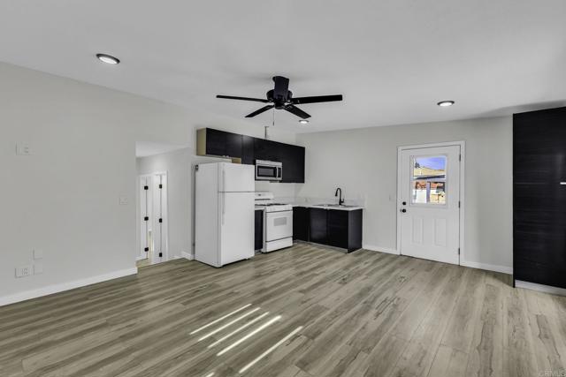 Detail Gallery Image 7 of 14 For 2029 E Ave, National City,  CA 91950 - 2 Beds | 1 Baths