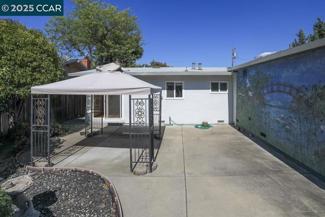 2465 Buena Vista Ave, Walnut Creek CA: https://media.crmls.org/mediaz/21f07505-ef34-45fe-b688-a5a9a2199882.jpg