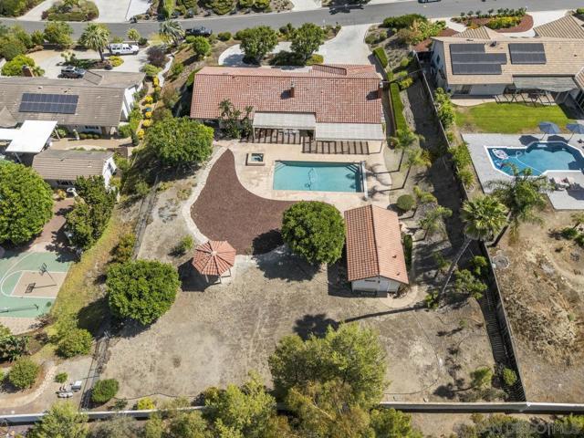 1549 Ventana Drive, Escondido CA: https://media.crmls.org/mediaz/21f0808d-a630-4abd-83bf-f16c2310ec45.jpg
