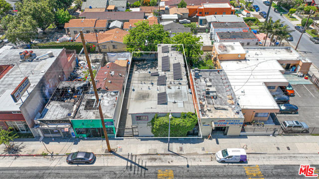 3711 S Western Avenue, Los Angeles CA: https://media.crmls.org/mediaz/21f0dbf7-1ada-4214-a4b1-872626307e46.jpg
