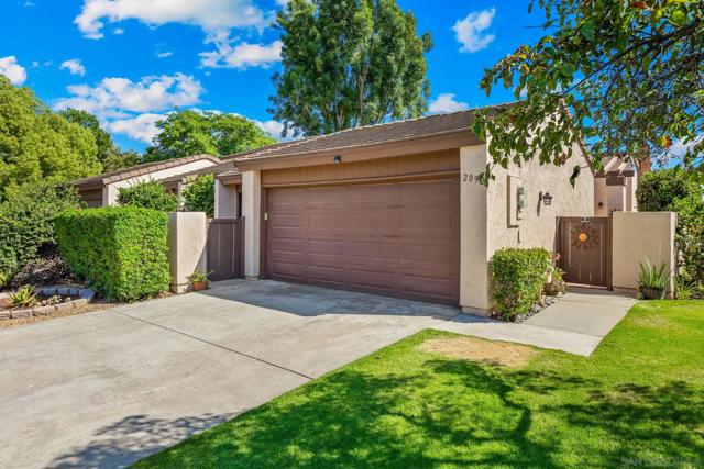 2092 Golden Circle Dr, Escondido CA: https://media.crmls.org/mediaz/21f0ede0-1faa-44b3-98ee-a82074d6ce5a.jpg