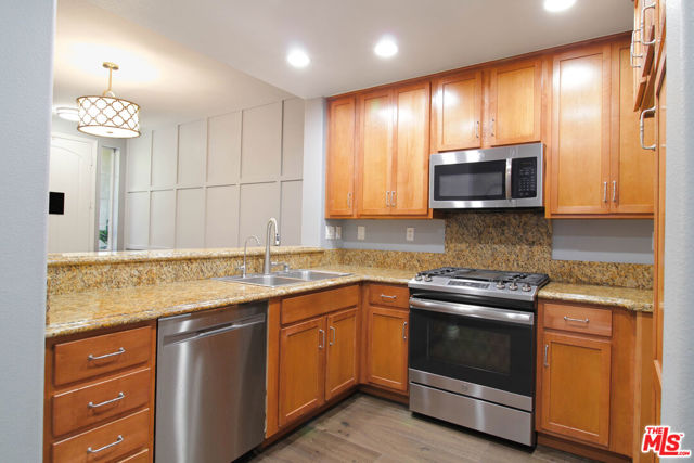 28562 Herrera Street, Valencia CA: https://media.crmls.org/mediaz/21f16b7c-821f-4b84-a49d-79bc0ab55af0.jpg