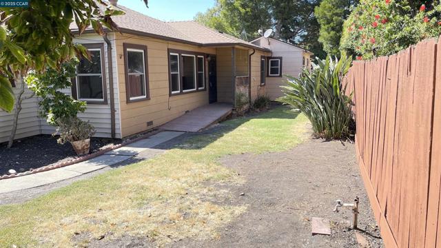 3655 Granzotto Dr, Concord CA: https://media.crmls.org/mediaz/21f197be-7c23-4053-b598-975dd459ab5d.jpg
