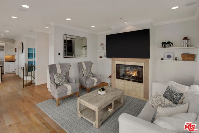 121 15th Street, Manhattan Beach, California 90266, 3 Bedrooms Bedrooms, ,4 BathroomsBathrooms,Residential,Sold,15th,22192181